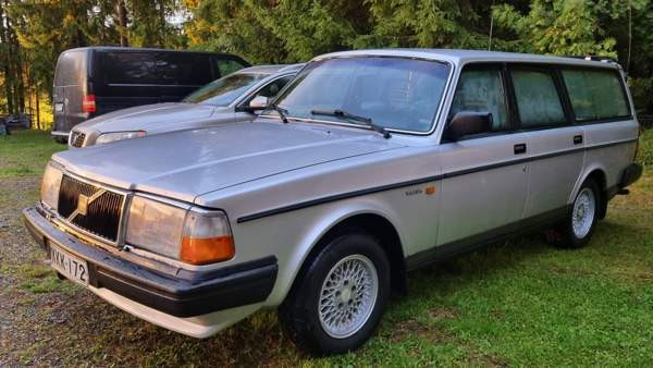 Volvo 240 Iisalmi - valokuva 2