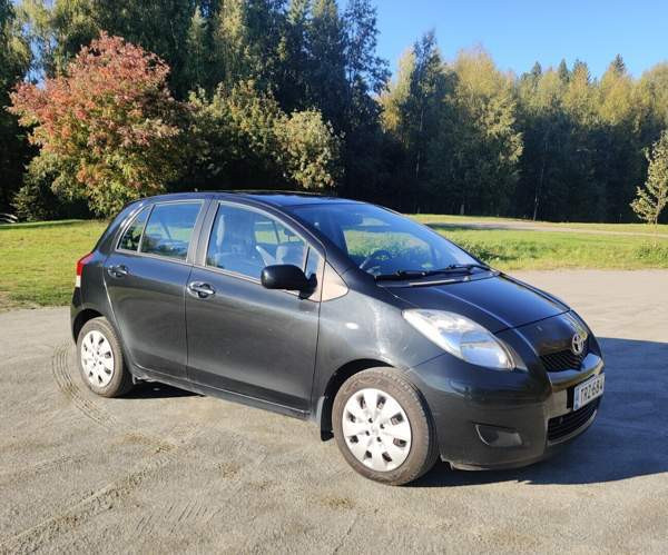 Toyota Yaris Chuvashskaya Respublika - valokuva 2