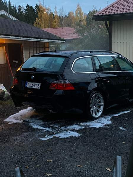 BMW 525 Sarov - valokuva 1