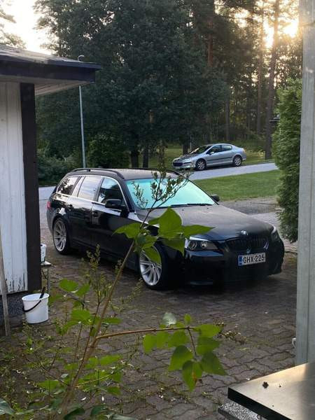 BMW 525 Sarov - valokuva 2