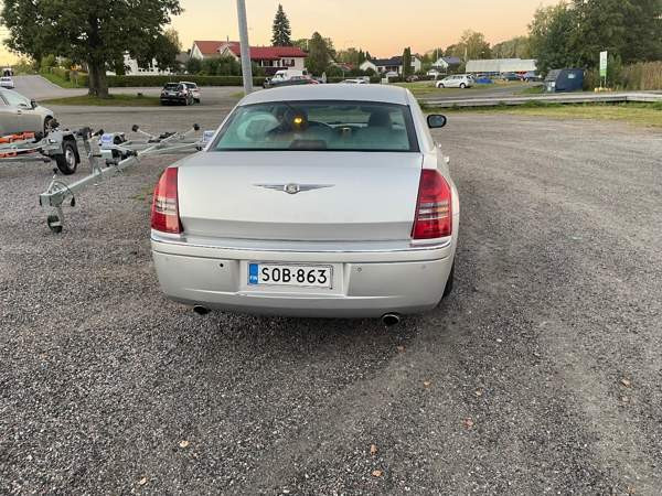 Chrysler 300C Raasepori - изображение 4