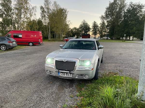 Chrysler 300C Raasepori - изображение 2
