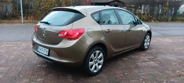 Opel Astra Hollola - photo 3