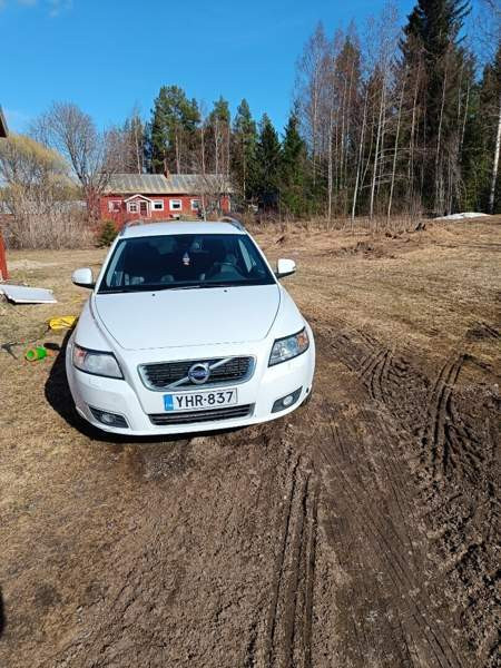 Volvo V50 Сейняйоки - изображение 1
