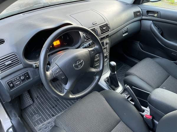 Toyota Avensis Joensuu - valokuva 5