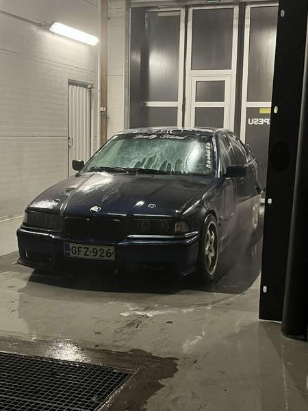 BMW 325 Varkaus - valokuva 4