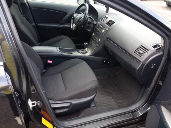 Toyota Avensis Kitee - valokuva 8