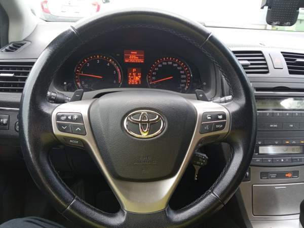 Toyota Avensis Kitee - valokuva 4