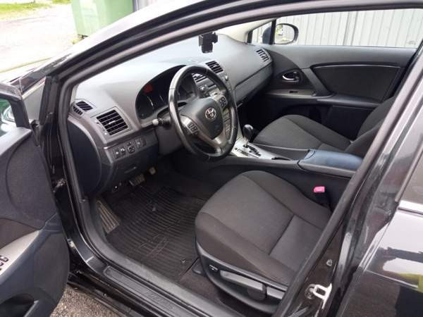 Toyota Avensis Kitee - valokuva 6