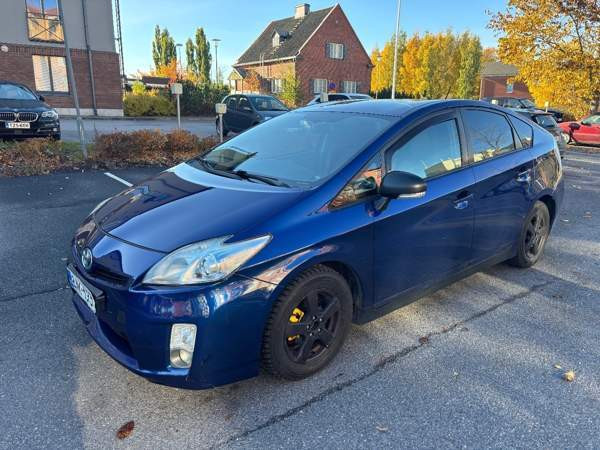 Toyota Prius Вантаа - изображение 1
