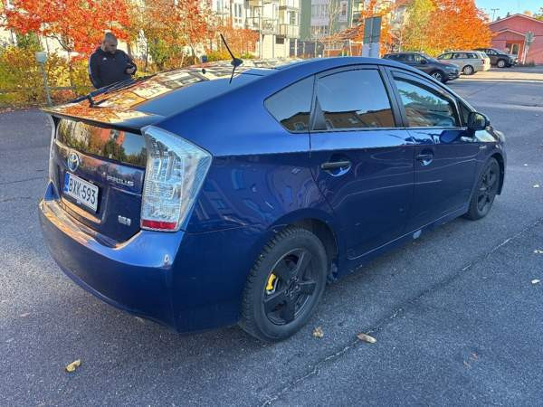 Toyota Prius Vantaa - valokuva 4