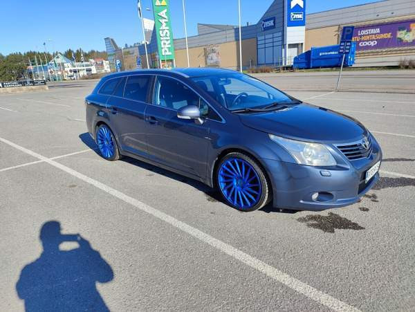 Toyota Avensis Turtkul - valokuva 1
