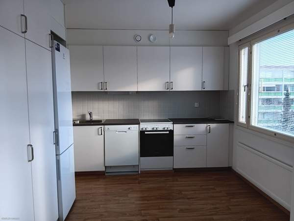 3-4 h, kph, 2 WC, lasitettu parveke  Vantaa - valokuva 4