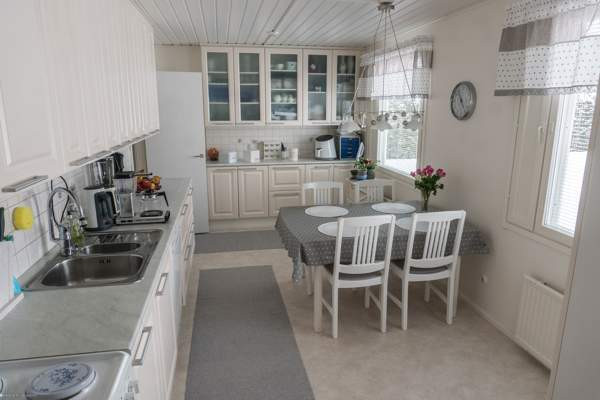 4h + k + vh + kph + s + wc + khh + var  Kemijärvi - valokuva 6