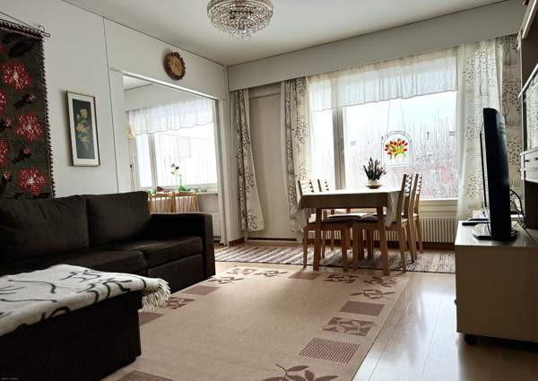 3h+k+kph+s+vh+erillinen wc ja piha  Ylitornio - изображение 1