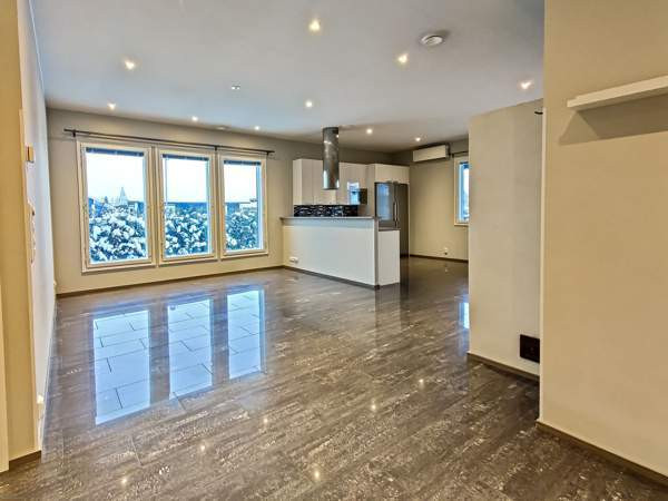 4H+K+KHH+2WC+S+AK+AT+VAR  Nokia - photo 1