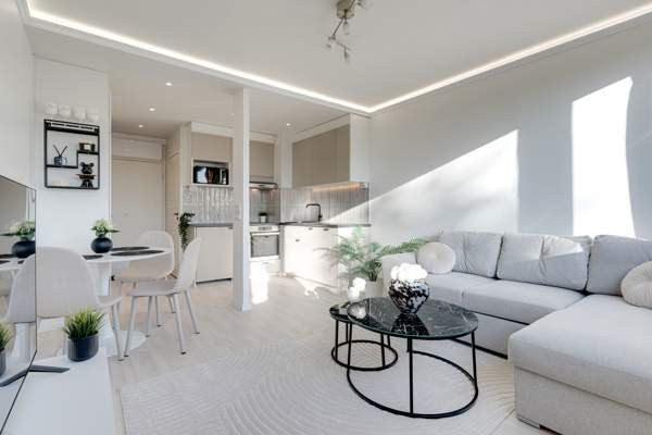 1h + avok  Helsinki - valokuva 1