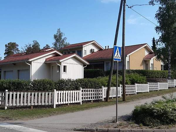 3h, k, khh, kph, s, wc, terassi, autotalli, ulkova  Hollola - photo 2