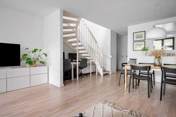 4h, k, kph, s, 2 wc, parveke (yj. 4h+k+s)  Espoo - photo 4