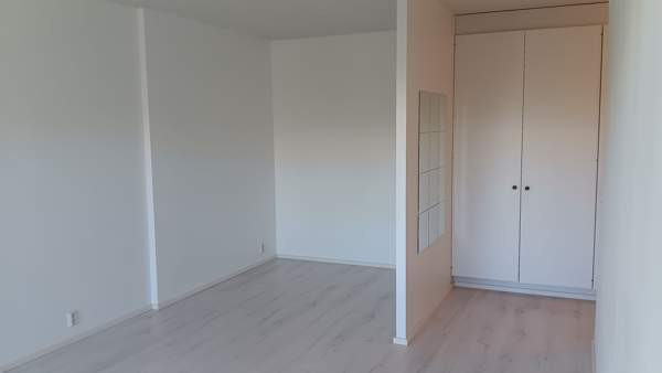 1h+alkovi+kph+kk+ iso lasitettu parveke  Helsinki – foto 8