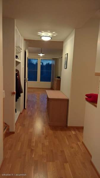 3mh + oh + k + s + kh + wc + varastot  Vaasa - valokuva 6