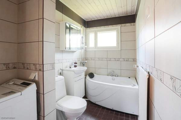 3 mh, oh, keittiö, kylpyhuone + Wc, saunaosasto, a  Hyllykallio - valokuva 5