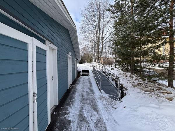 4h, k, khh, ph, s, vh, 2 x wc, varasto, + ak  Jaervenpaeae – foto 5