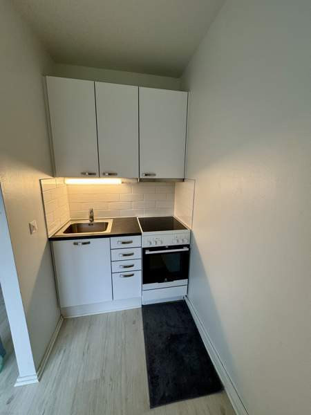 1h + kk+kylpyhuone  Helsinki - valokuva 2