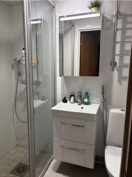 1h + kk + kph + lasitettu parveke  Helsinki - valokuva 7