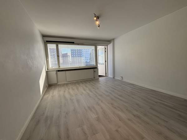 1h + kk + kph + lasitettu parveke  Helsinki - valokuva 1