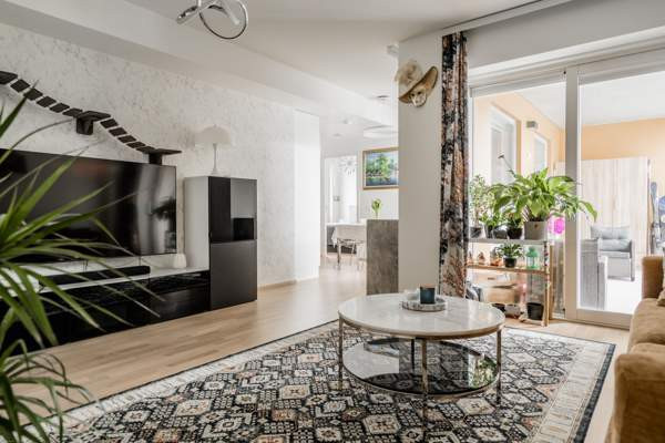 3h+kt+kph+lasitettu parveke  Helsinki - valokuva 1