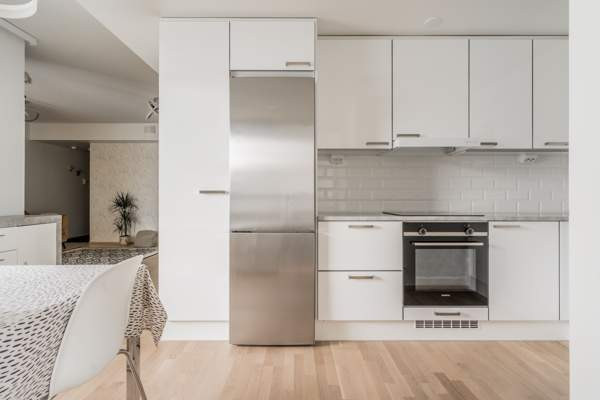 3h+kt+kph+lasitettu parveke  Helsinki - valokuva 8