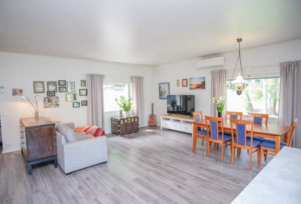 3h + avok + p + rantasauna + kellarivarasto + piha  Järvenpää - valokuva 5