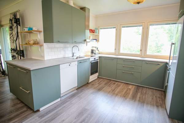 3h + avok + p + rantasauna + kellarivarasto + piha  Järvenpää - valokuva 7