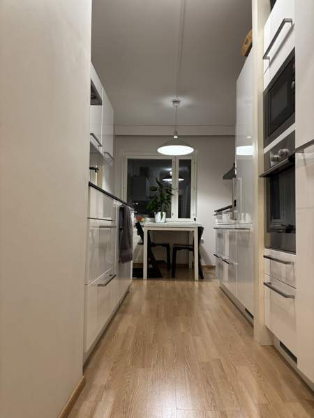 3h + k+ kph + parveke  Helsinki - valokuva 7