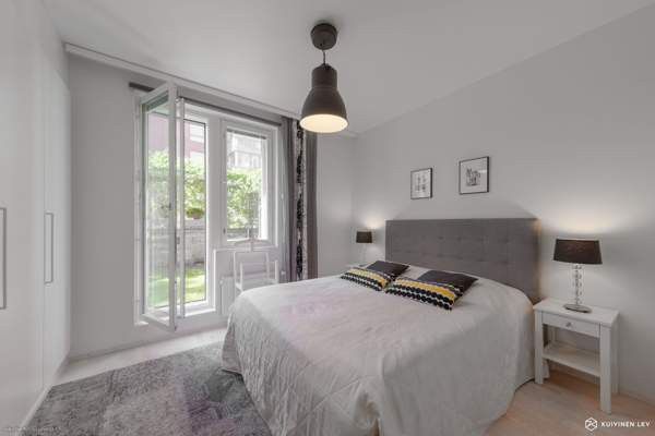 3h+kt+s+iso piha+autohallipaikka  Helsinki – foto 7