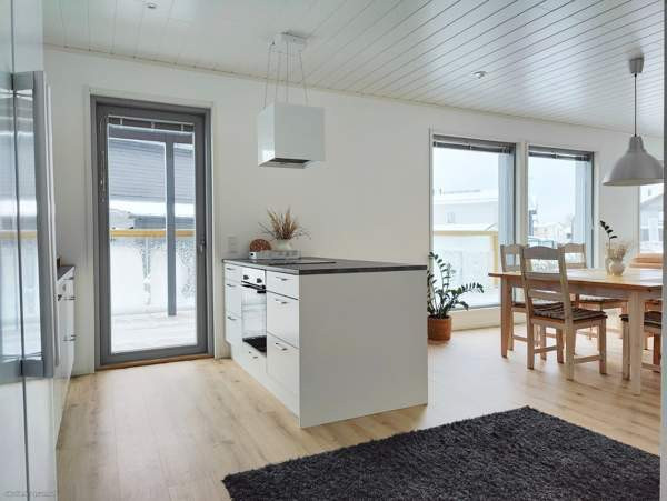 5h + k + 2 ph + wc + s + khh + autok + varasto  Tuusula - valokuva 7