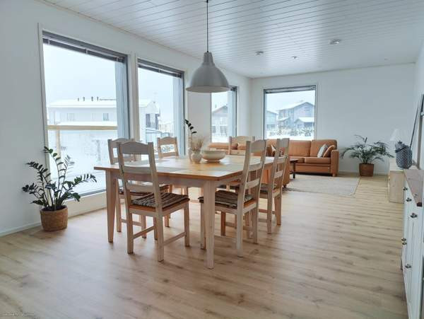 5h + k + 2 ph + wc + s + khh + autok + varasto  Tuusula - valokuva 8