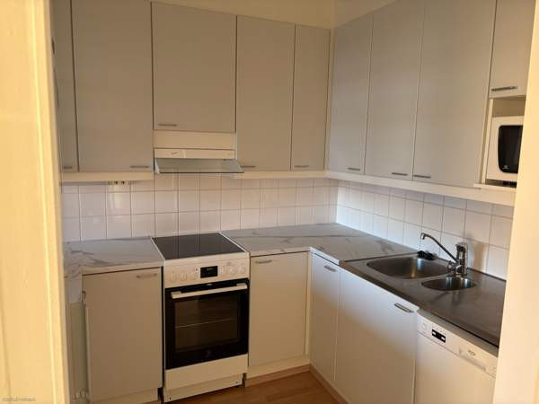 2h + kk + kph + iso lasitettu parveke  Helsinki - photo 6