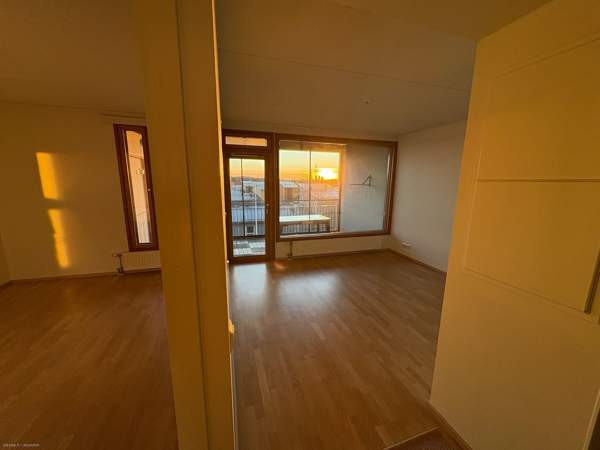 2h + kk + kph + iso lasitettu parveke  Helsinki - photo 1