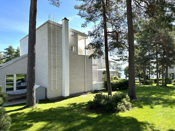 4h+k+kph+s+2xwc+3xterassi+parveke+lämmin varasto j  Espoo - valokuva 2