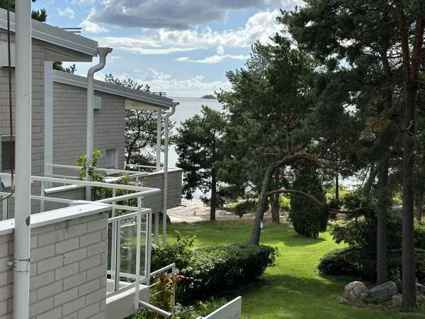 4h+k+kph+s+2xwc+3xterassi+parveke+lämmin varasto j  Espoo - valokuva 1