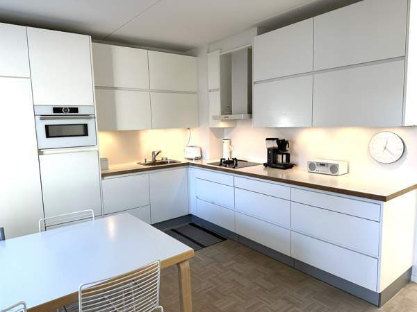 4h+k+kph+s+2xwc+3xterassi+parveke+lämmin varasto j  Espoo - valokuva 5