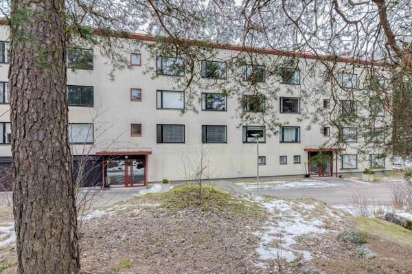 2h +k + lasitettu parveke  Helsinki - valokuva 1