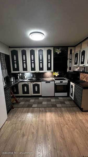 5h: Oh+ 3mh+ th+ 2 x kph+2 x wc + s + k, khh +vh +  Sysmä - valokuva 3