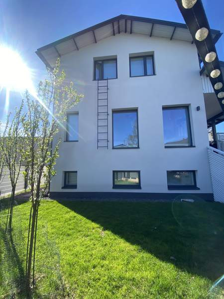 3 mh, askartelutila, keittiö, oh, 3 wc, kph, s, ul  Helsinki – foto 1