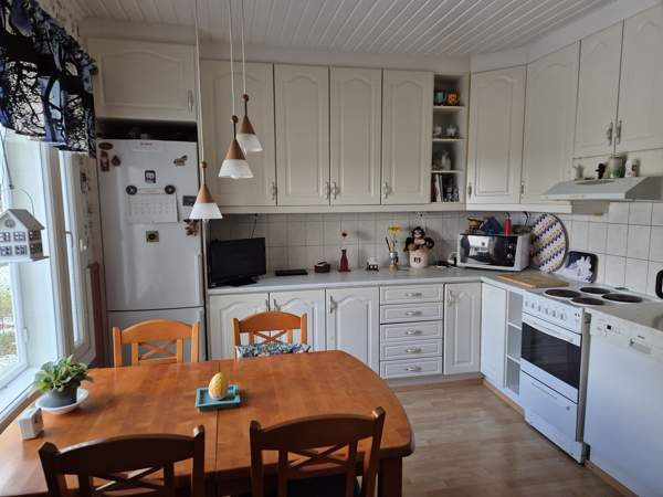 2h + k + 2 yläkerran makuutilaa/huonetta + saunaos  Vantaa – foto 5