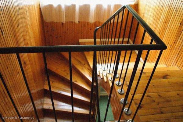 8h + 2 liikehuonetta  Hyrynsalmi – foto 3