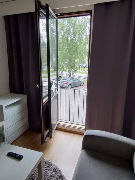 1h + kph + k+ ranskalainen parveke  Hyvinkää - valokuva 8