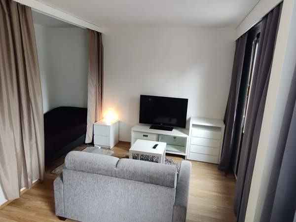 1h + kph + k+ ranskalainen parveke  Hyvinkää - valokuva 7